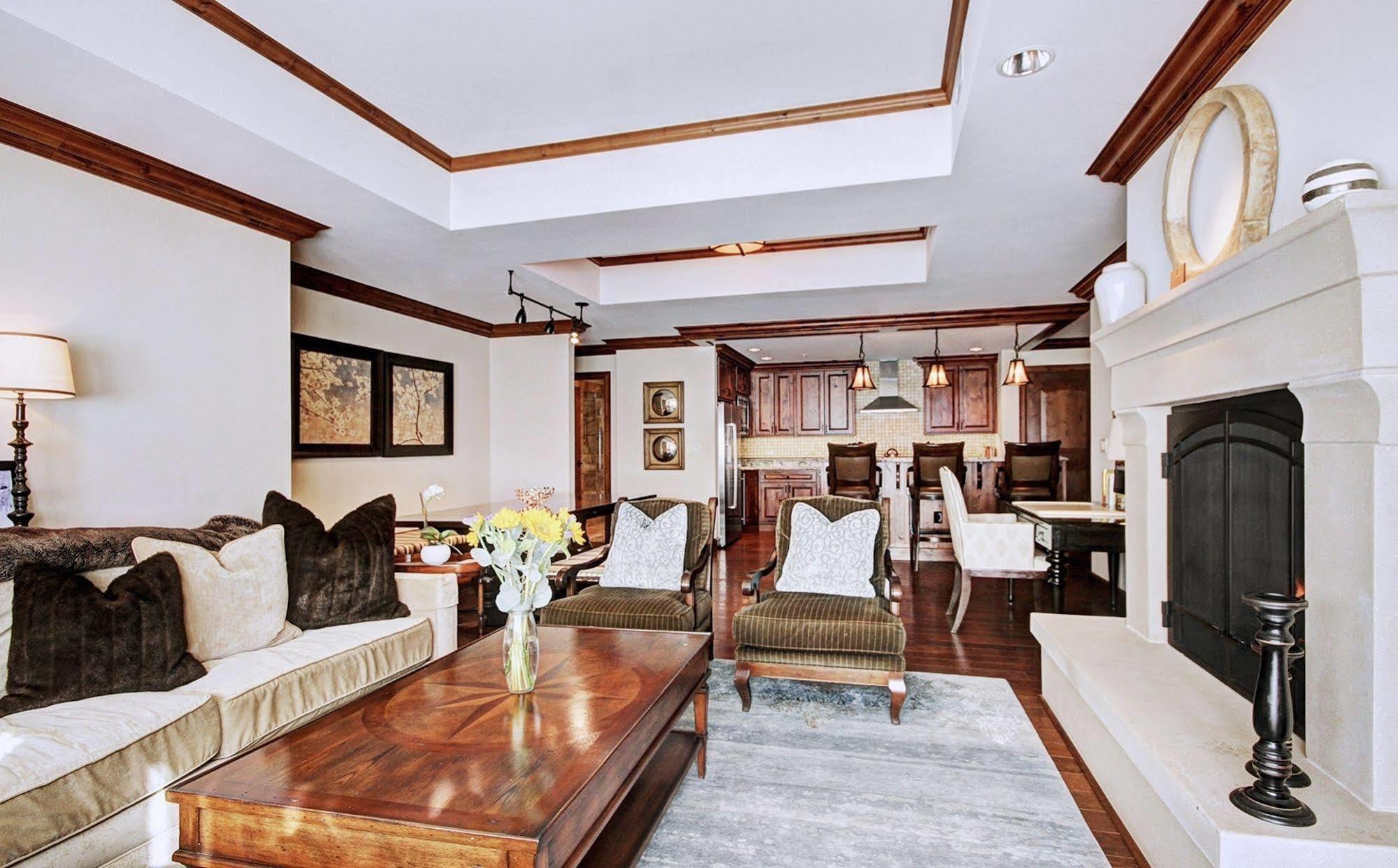 Legendary Lodging At The Ritz Vail Ngoại thất bức ảnh
